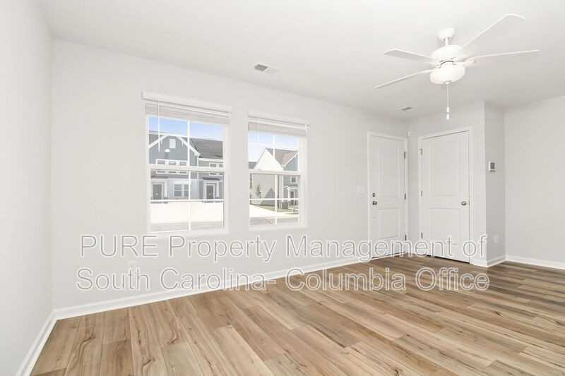 1052 Astoria Dr - Photo 2 of 17
