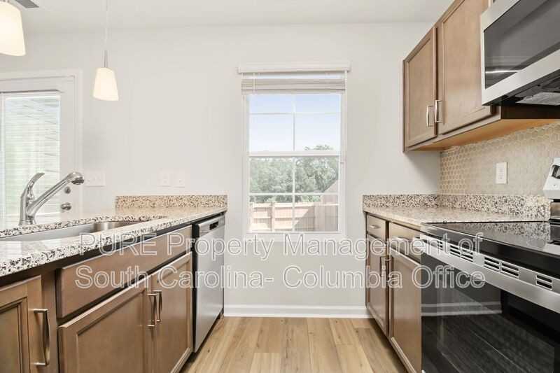 1052 Astoria Dr - Photo 3 of 17