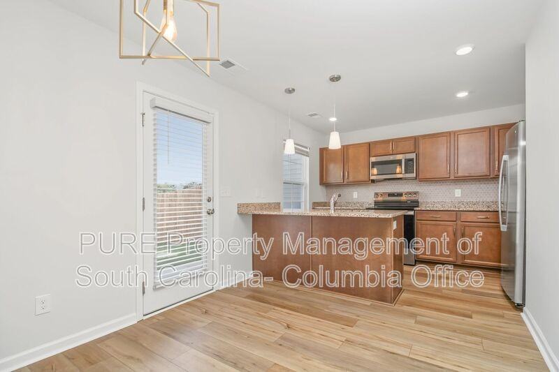 1052 Astoria Dr - Photo 4 of 17