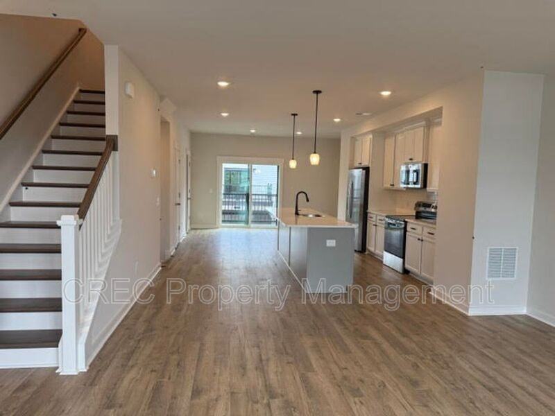 596 Scholar Way - Photo 4 of 31