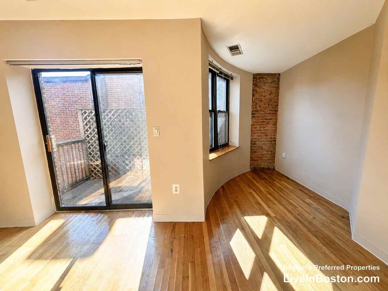 Gainsborough St. & Symphony, Gainsborough, Westland, Hemenway #407 - Photo 3 of 13