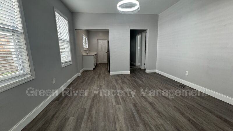 2805 College St - Photo 3 of 16