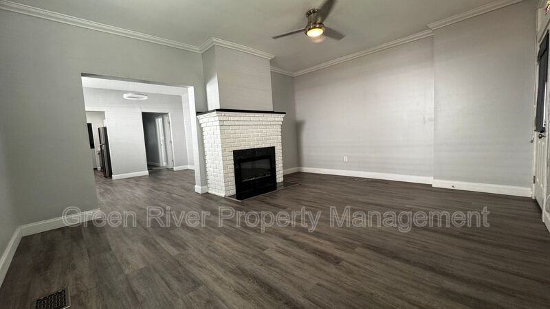 2805 College St - Photo 5 of 16