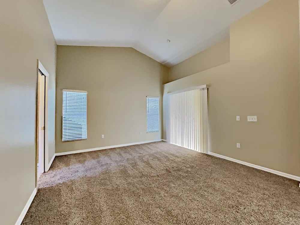 1261 Creekview Ct - Photo 6 of 10