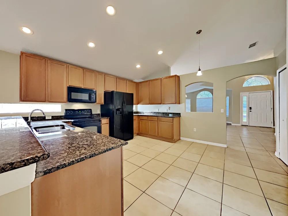 1261 Creekview Ct - Photo 2 of 10