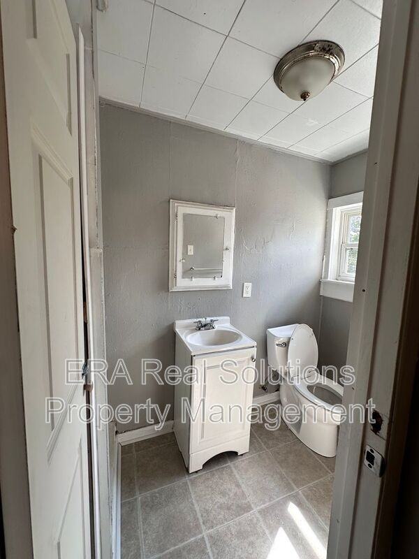 723 Sycamore St #2 - Photo 3 of 24