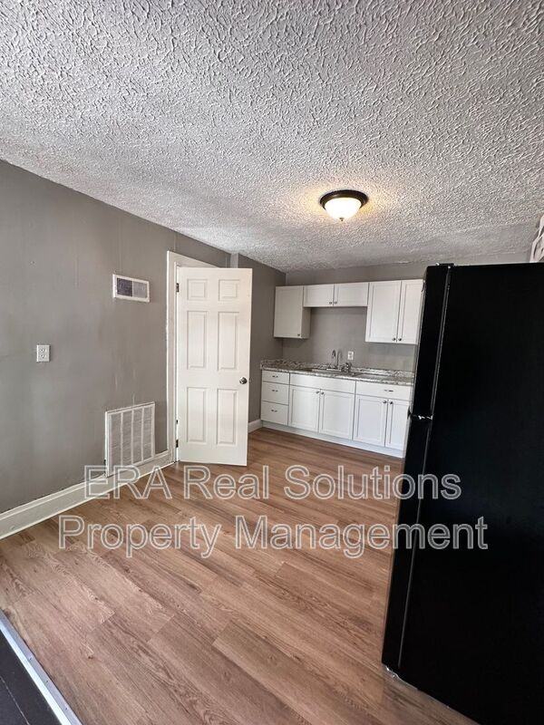 723 Sycamore St #2 - Photo 4 of 24