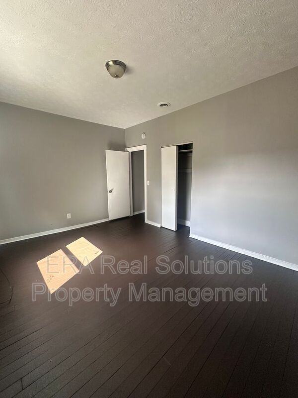 723 Sycamore St #2 - Photo 7 of 24