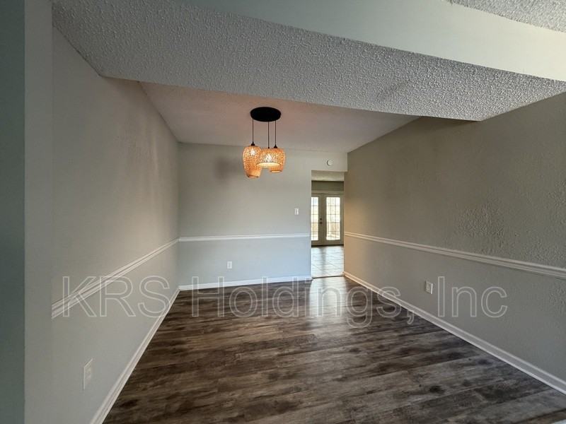 896 Jamestown Landing Rd - Photo 5 of 18