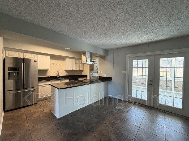 896 Jamestown Landing Rd - Photo 7 of 18