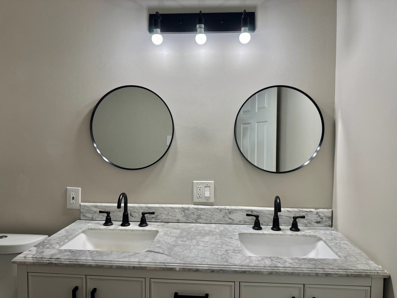 5029 Norwood Avenue Linden Ave - Photo 5 of 41