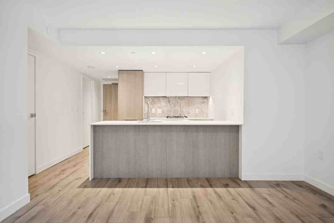 1107 Richards Street - Photo 3