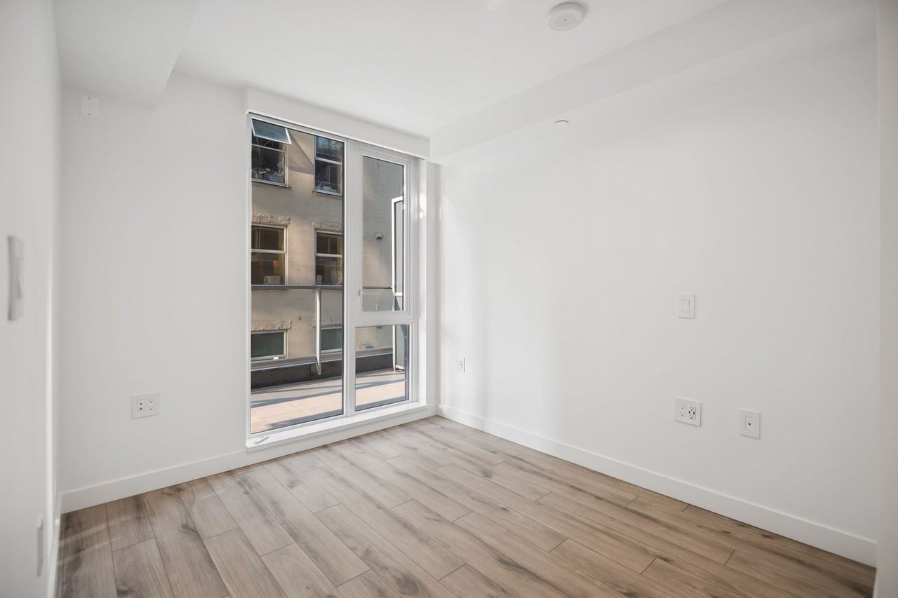 1107 Richards Street - Photo 6
