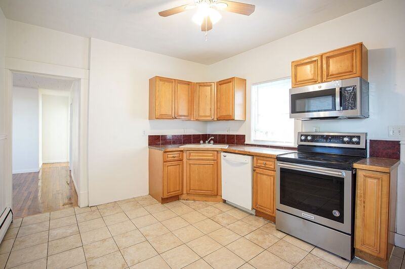 72 Walnut St #1L - Photo 3 of 17