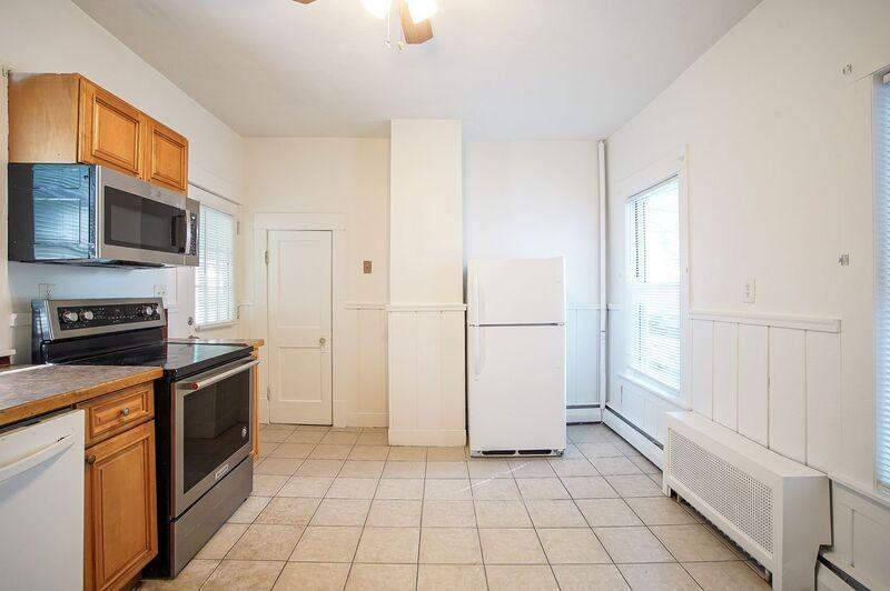 72 Walnut St #1L - Photo 4 of 17