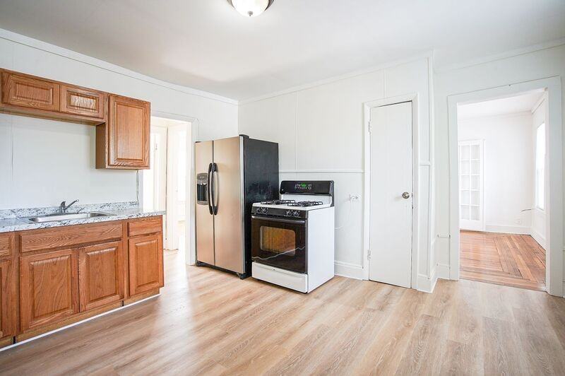 11 Newman St #3 - Photo 3 of 17