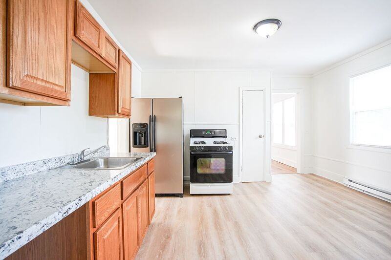 11 Newman St #3 - Photo 4 of 17
