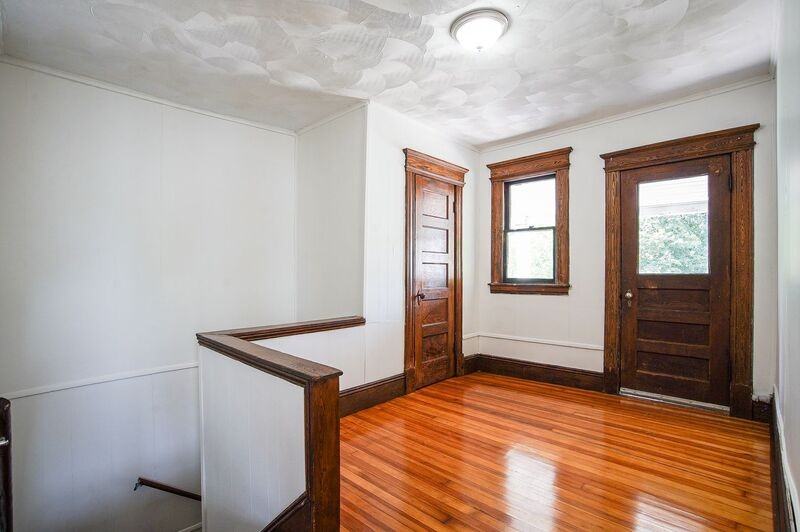 11 Newman St #3 - Photo 6 of 17