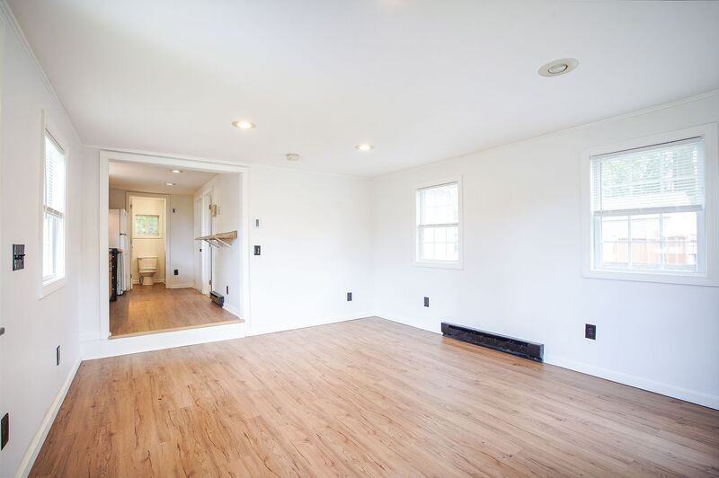 215 Eddy St - Photo 4 of 15
