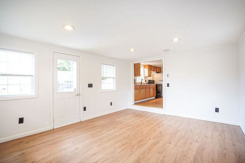 215 Eddy St - Photo 5 of 15
