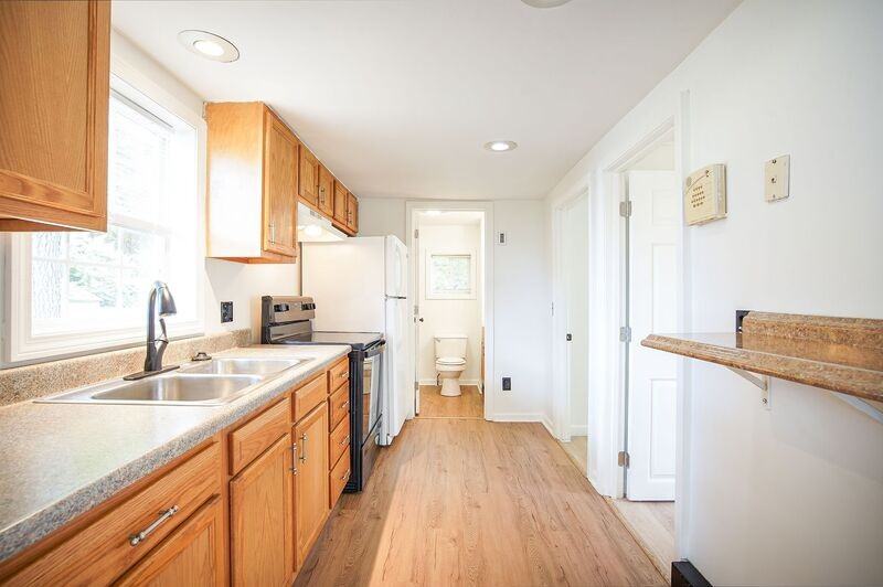 215 Eddy St - Photo 6 of 15