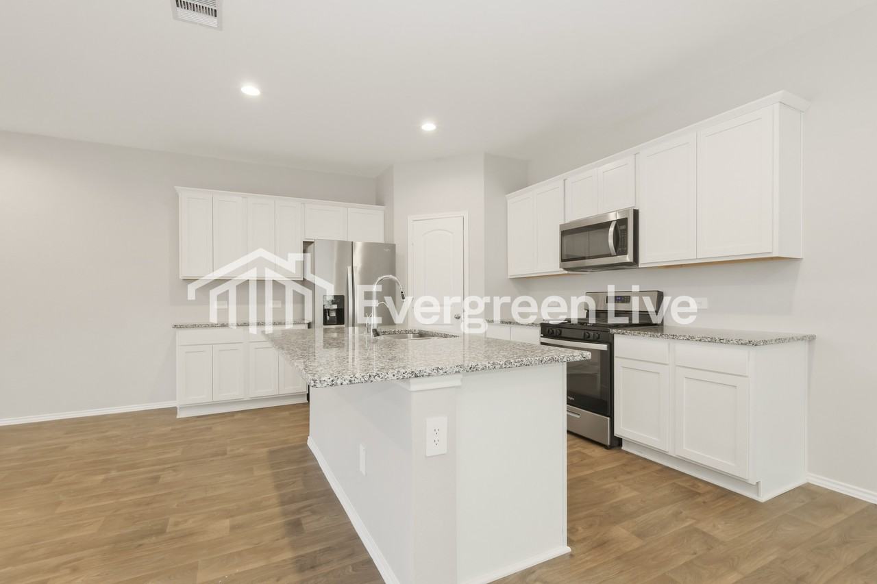 9909 Glenbrook Ln - Photo 3 of 15