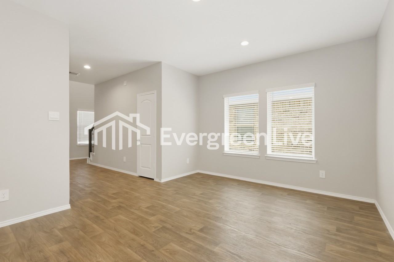 9909 Glenbrook Ln - Photo 5 of 15