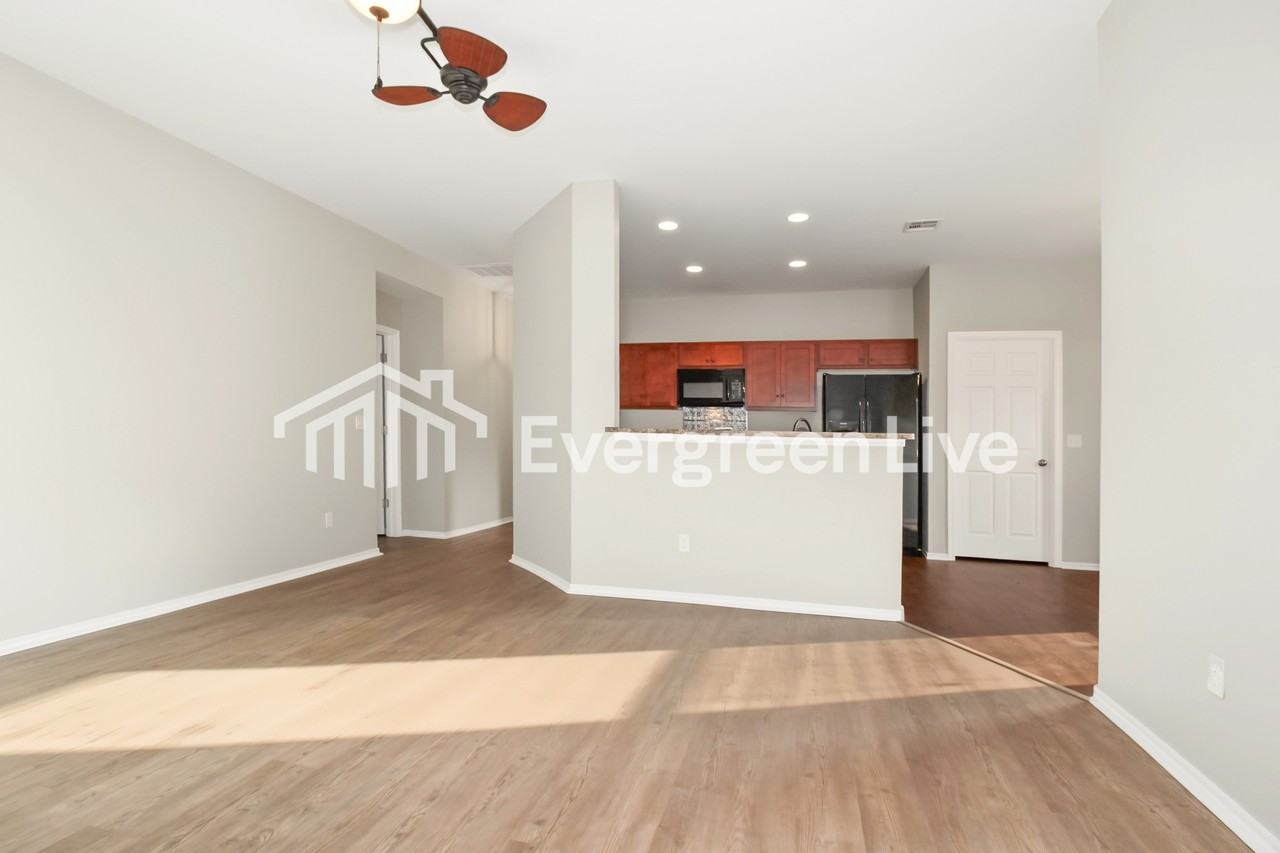 451 Ne 19th Pl - Photo 2 of 15