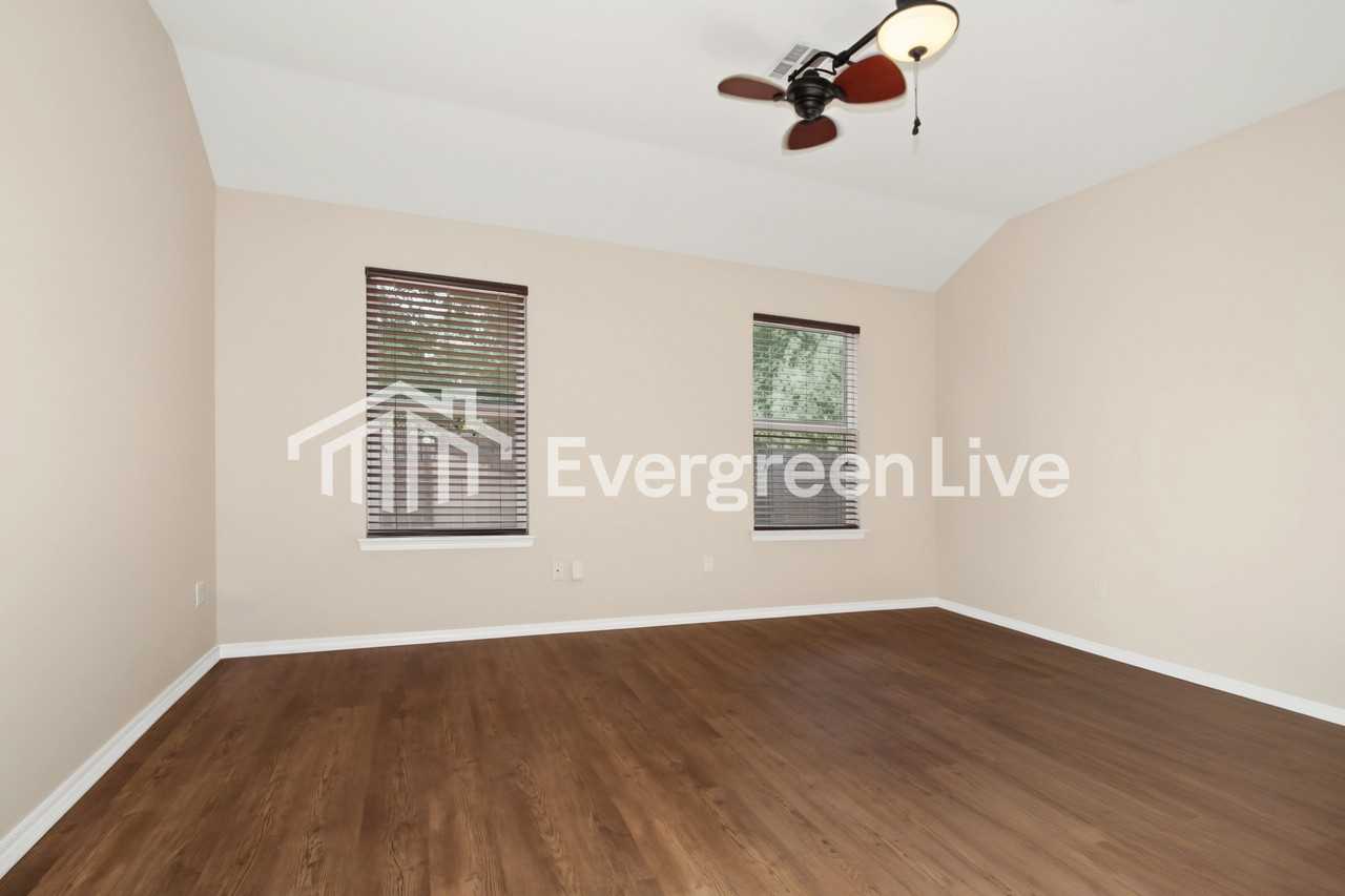 451 Ne 19th Pl - Photo 3 of 15