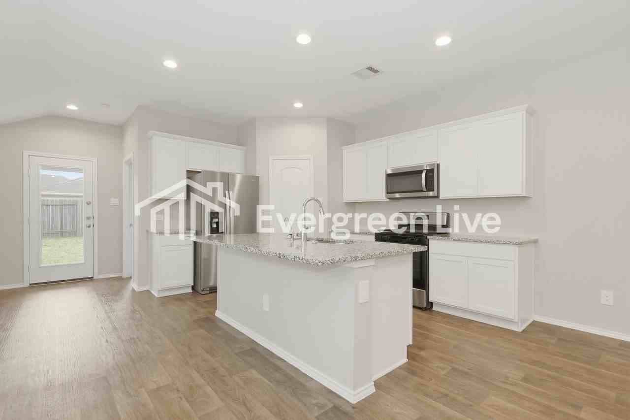 9889 Glen Brook Ln - Photo 3 of 15