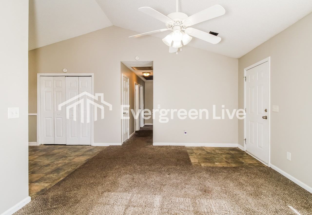 333 White Gables Dr - Photo 3 of 15