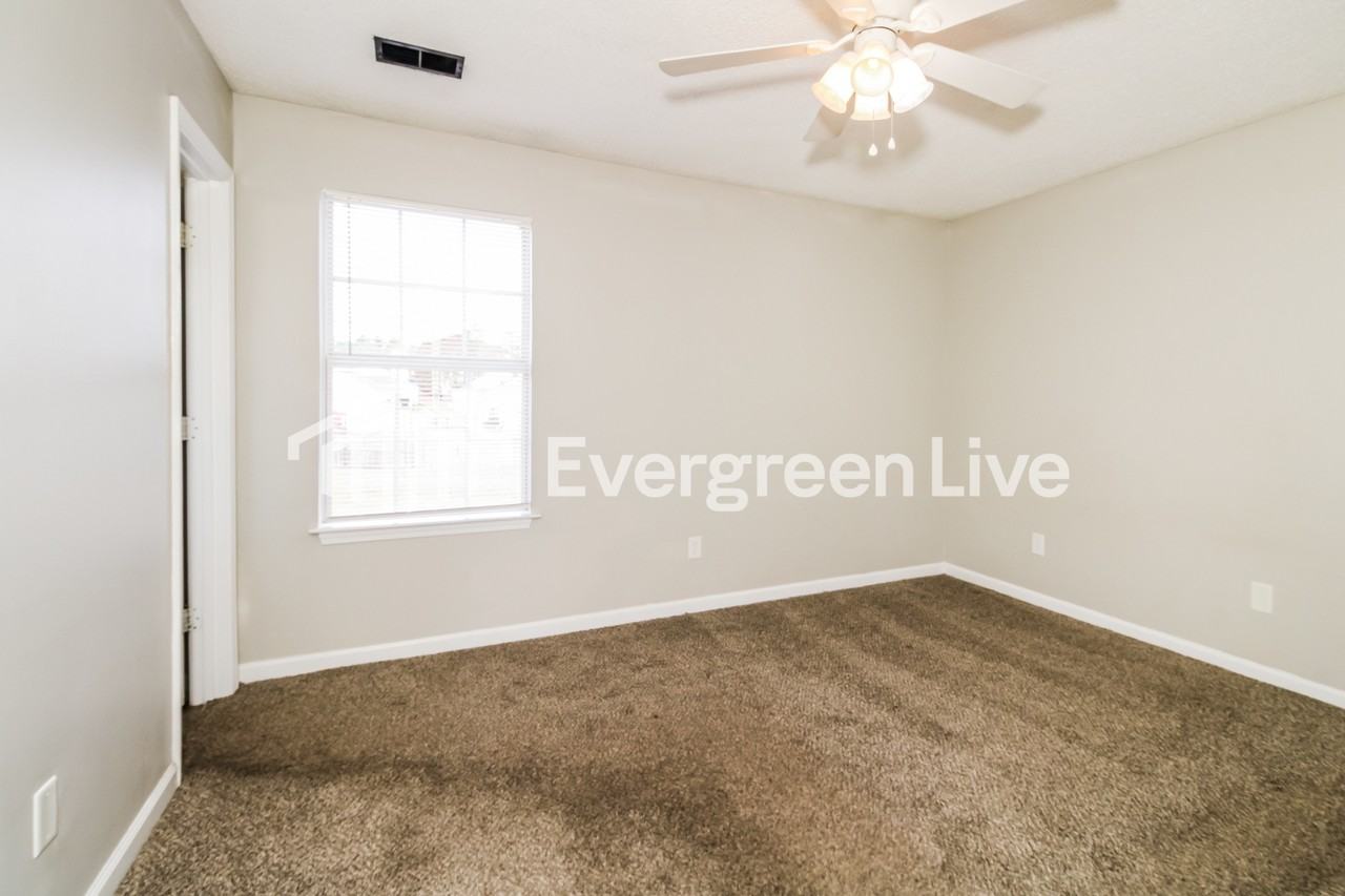333 White Gables Dr - Photo 4 of 15