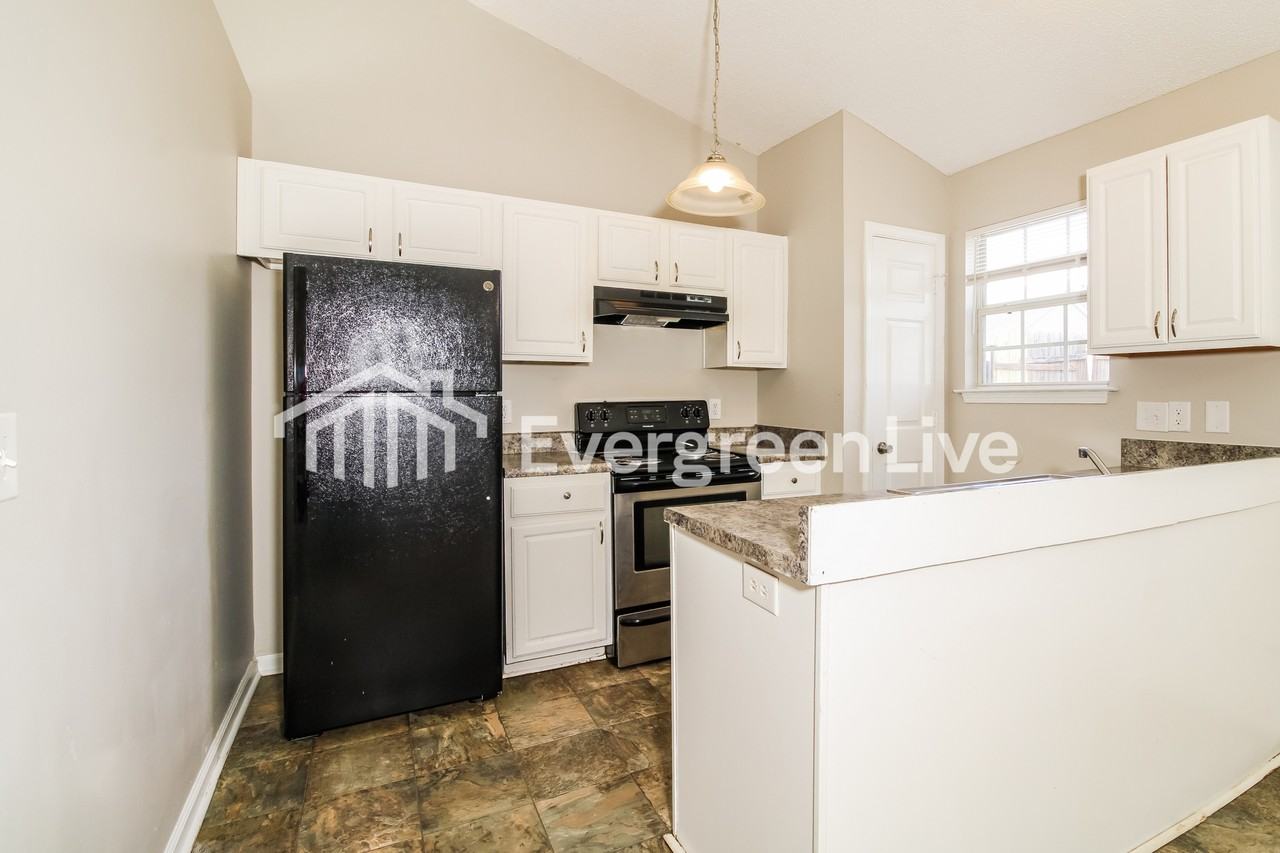 333 White Gables Dr - Photo 6 of 15