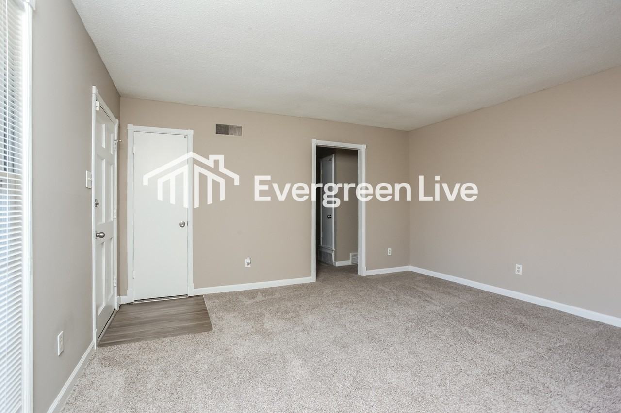 4265 Hillgate Cv - Photo 6 of 15