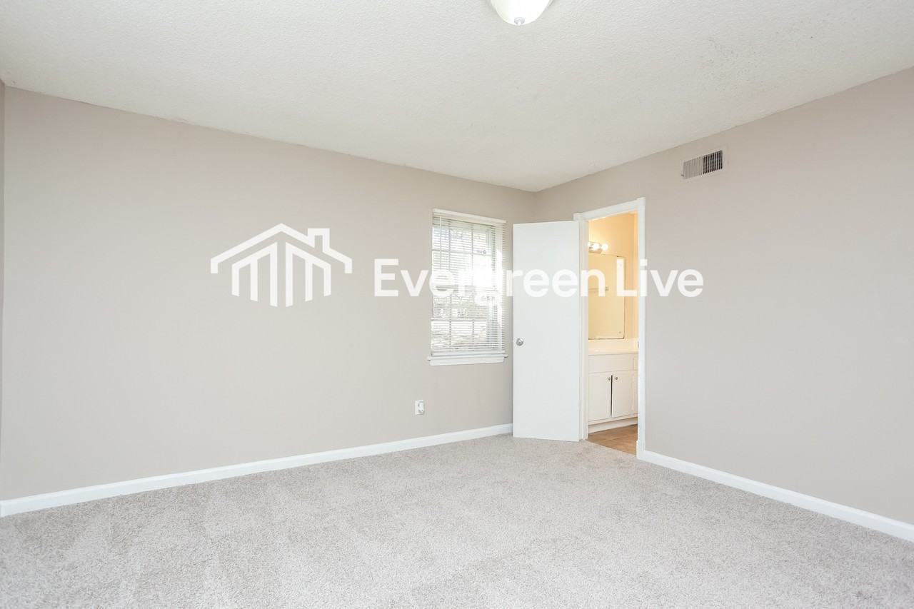 4265 Hillgate Cv - Photo 7 of 15