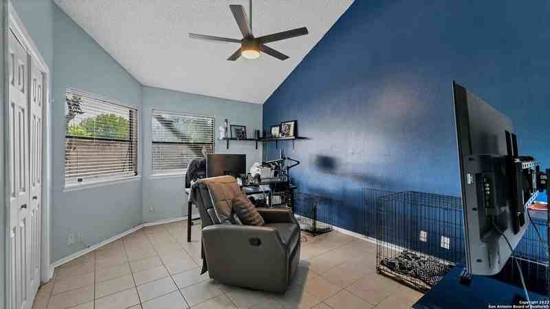 8515 Echo Creek Ln - Photo 6 of 10