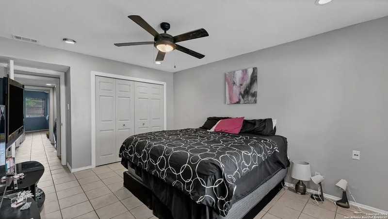 8515 Echo Creek Ln - Photo 7 of 10