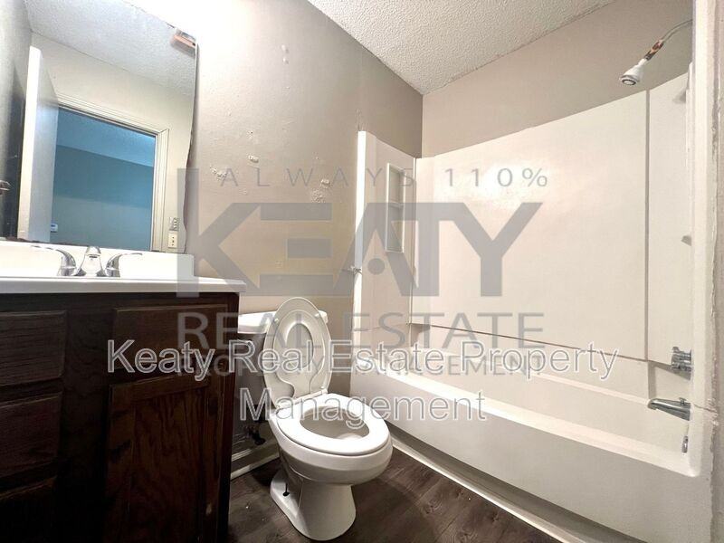 402 - Photo 6 of 8
