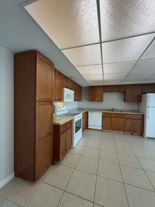 1454 Trotter Rd - Photo 4 of 38