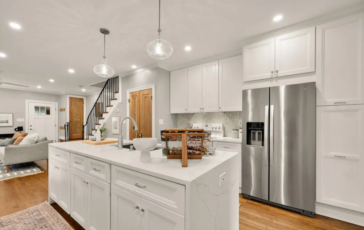 907 Varnum St Ne - Photo 2 of 20
