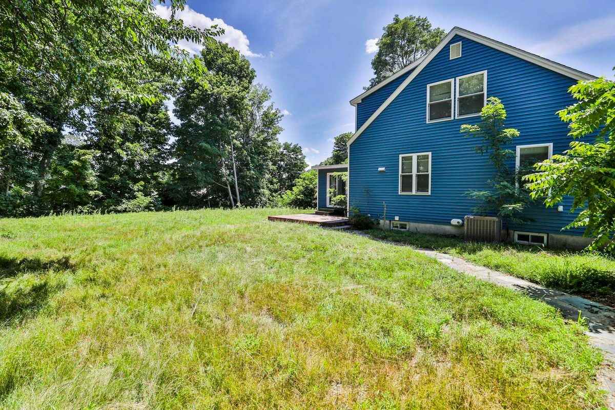 151 Tolles St - Photo 4 of 35