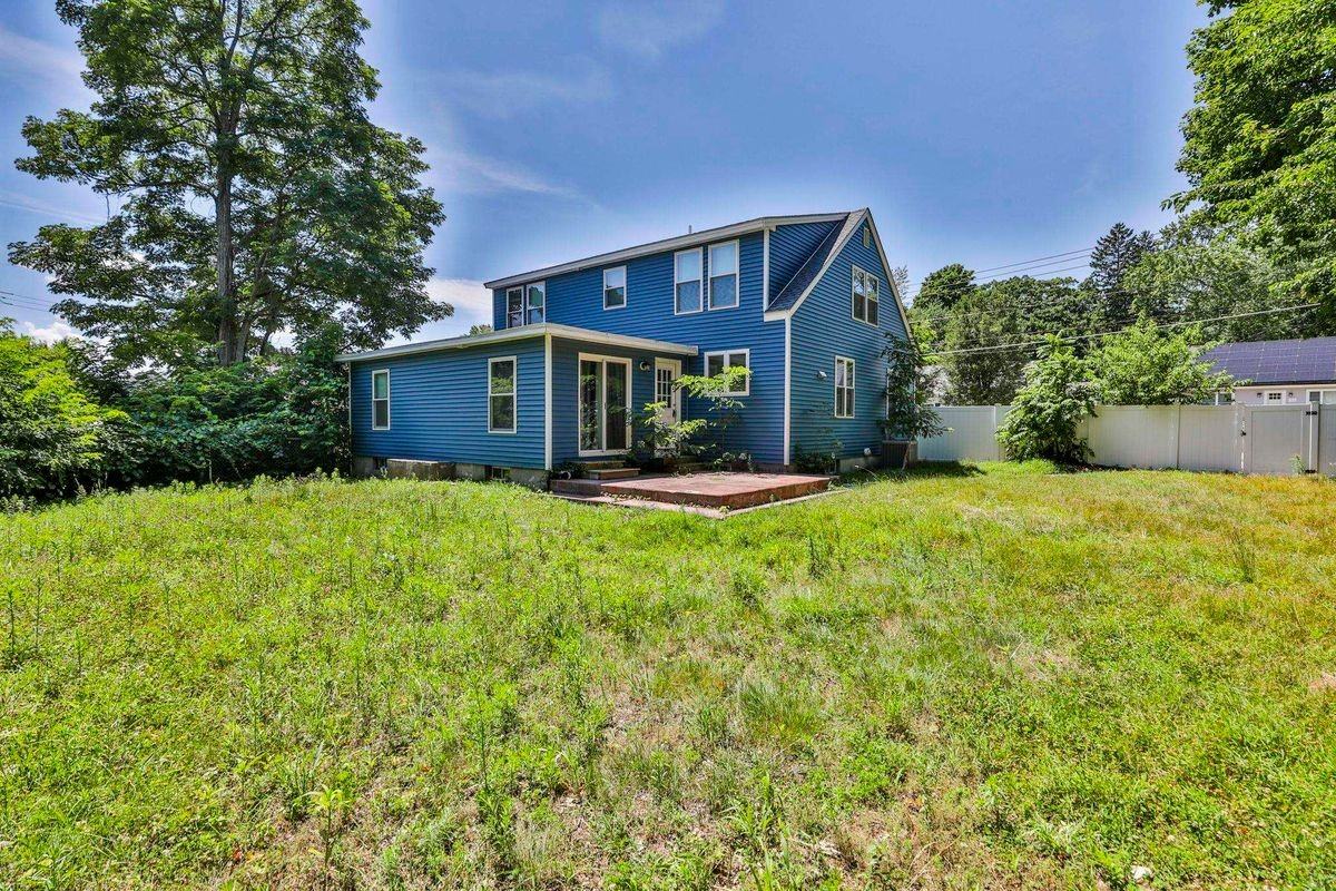 151 Tolles St - Photo 5 of 35