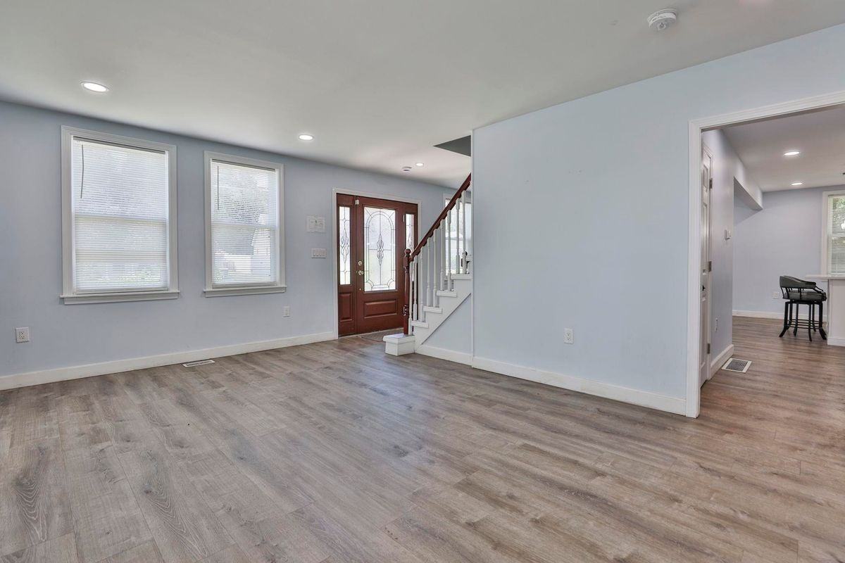 151 Tolles St - Photo 6 of 35