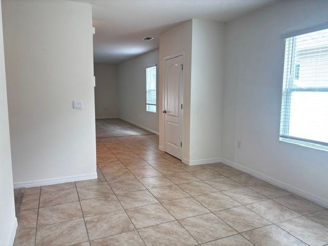 335 Gina Ln - Photo 3 of 5