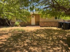 featured image of 660 N 10th St