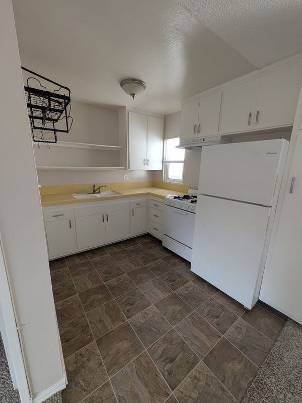 2000 Carnegie Ln ##B - Photo 5 of 10