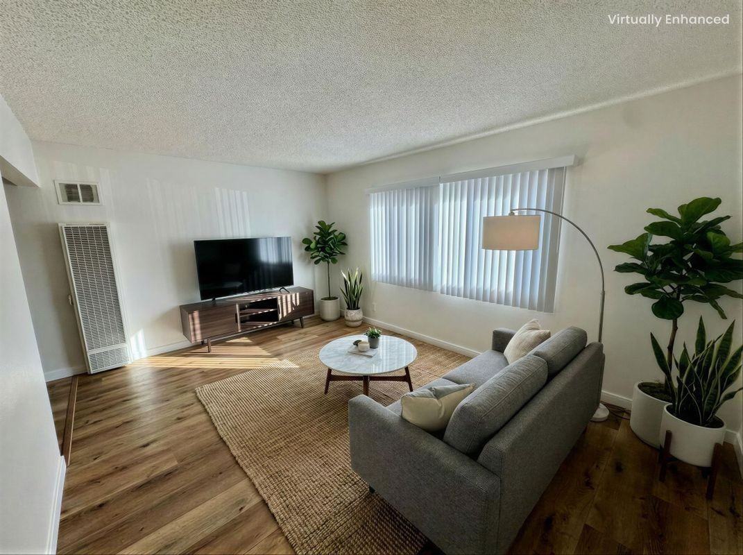 1114 N Mayfair Ave ##D - Photo 2 of 7