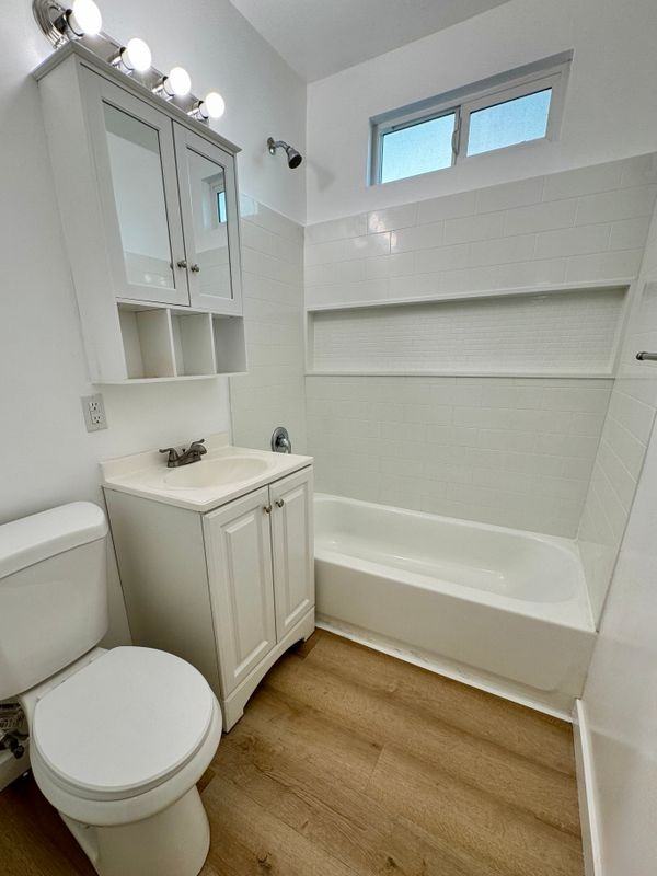 1114 N Mayfair Ave ##D - Photo 6 of 7