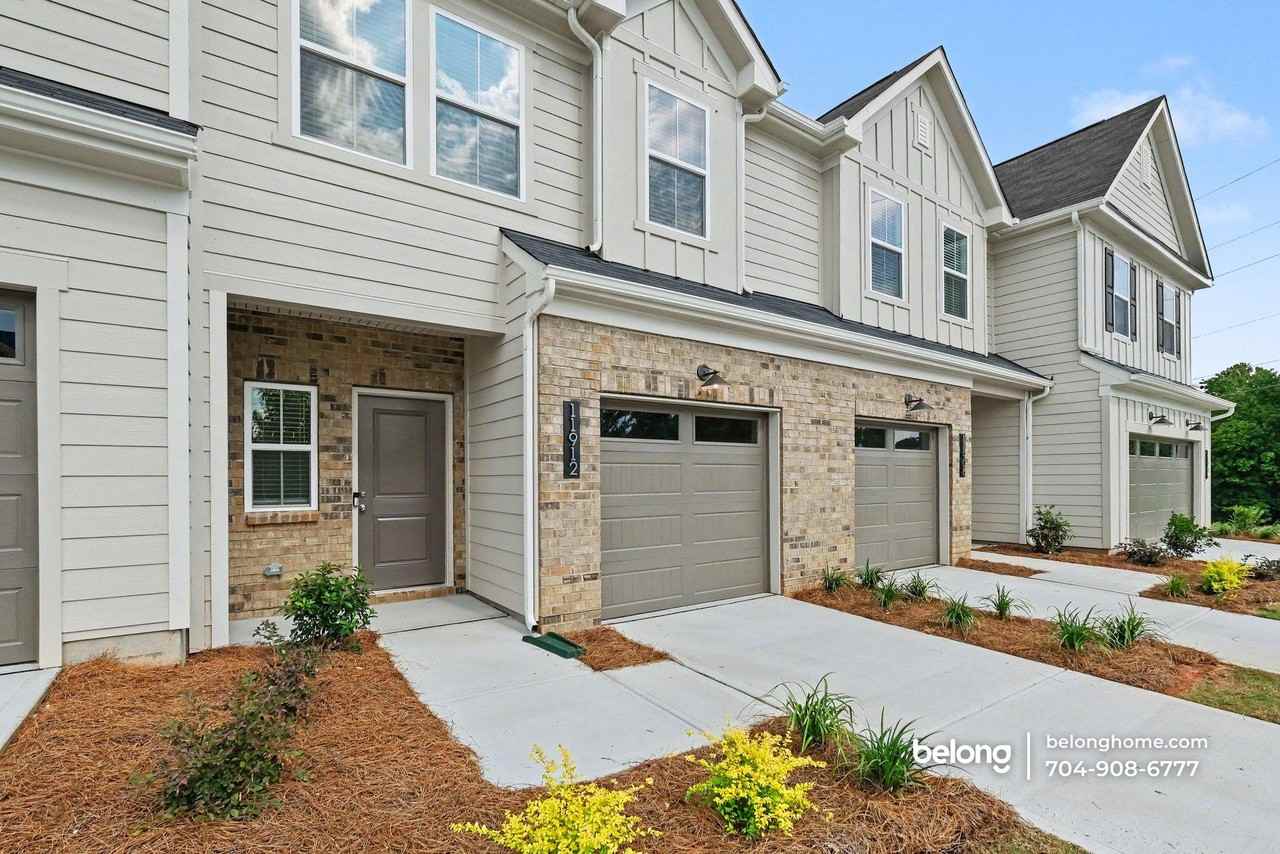 11912 Oak St - Photo 3 of 23