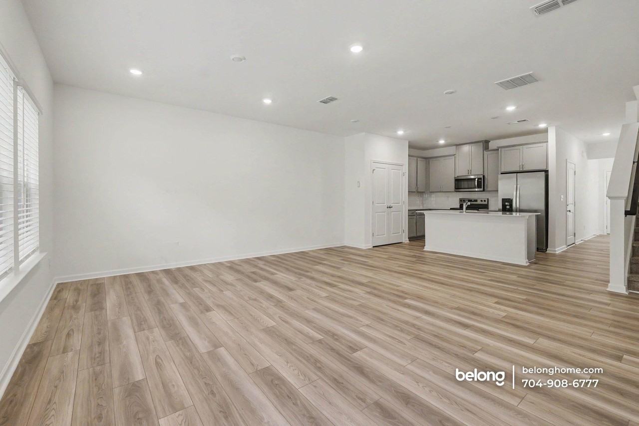11912 Oak St - Photo 7 of 23